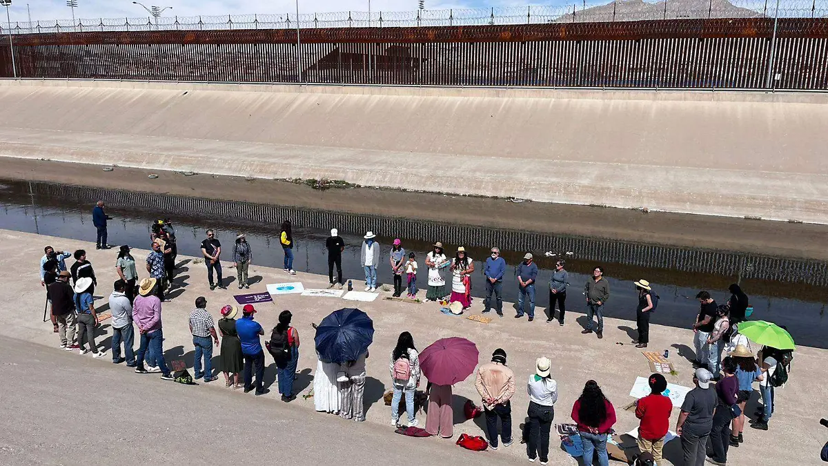 Marchan por el río ravo